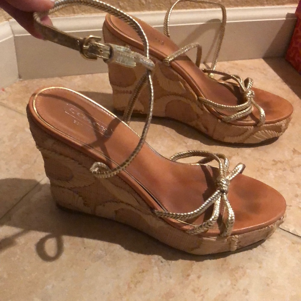 Tan/gold 5 inch - ankle Coach sandals.